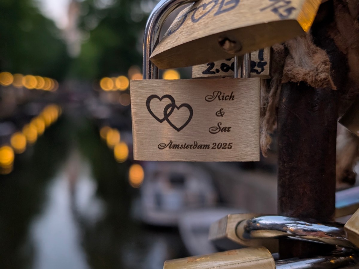 City through the Lens: Saved Loves of&nbsp;Amsterdam.